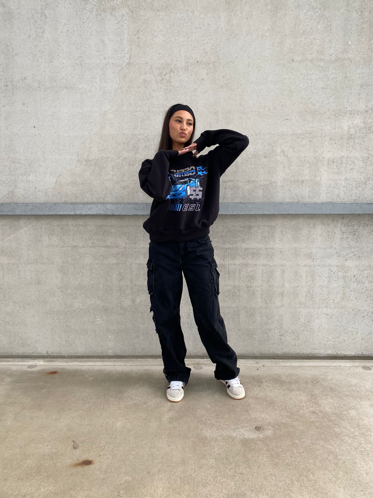 PRIORITY TURBO MOTORS SWEATER - ZWART MET BLAUWE OPDRUK - 420 GRAMS - MOTORSPORT AW23 - Afbeelding 8